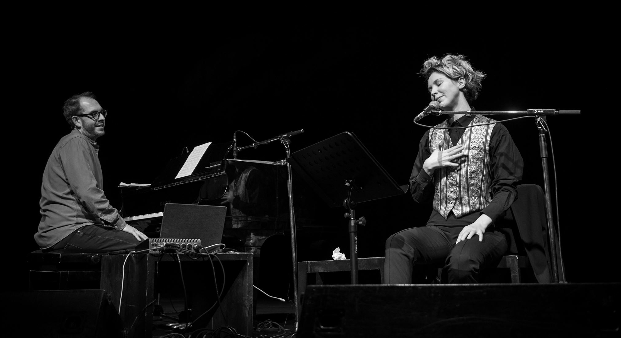 Mira Lu Kovacs & Clemens Wenger am 18.12.2024 um 20:00 Uhr