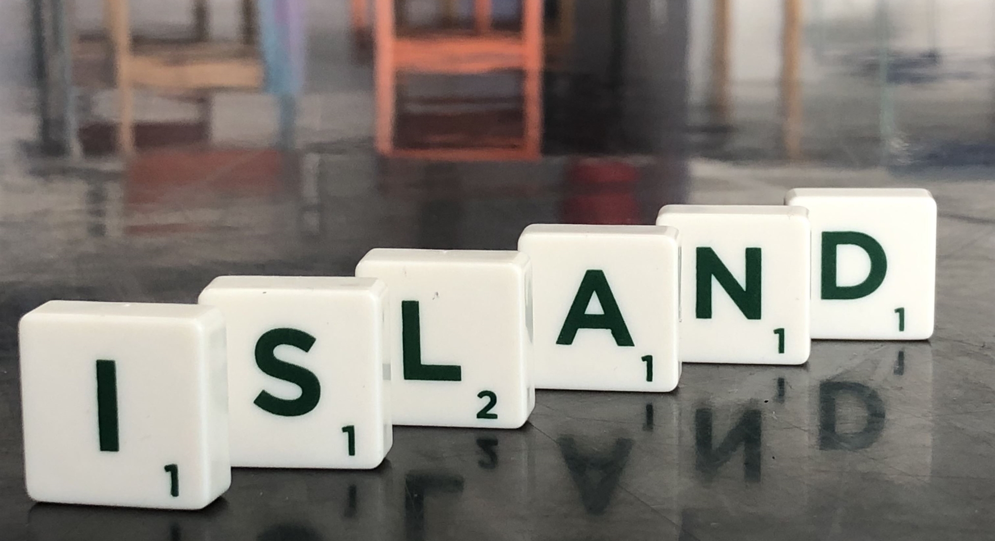 Julia Schwarzbach zusammen mit Claudia Heu, Katharina Meier, Yvonne Schäfer und Benjamin Lageder: ISLAND am 15.10.2025 um 19:00 Uhr